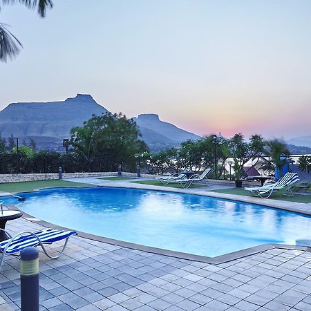 Savana Lake Resort Nashik Exteriör bild
