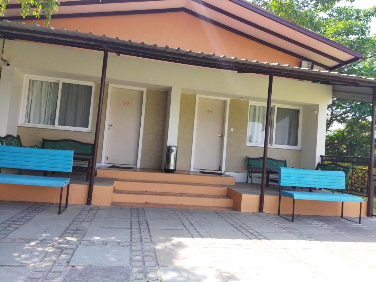 Savana Lake Resort Nashik Exteriör bild