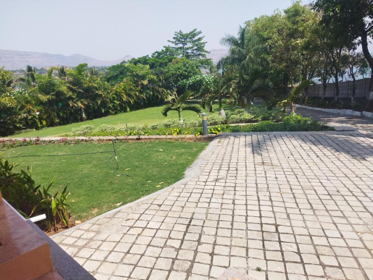 Savana Lake Resort Nashik Exteriör bild