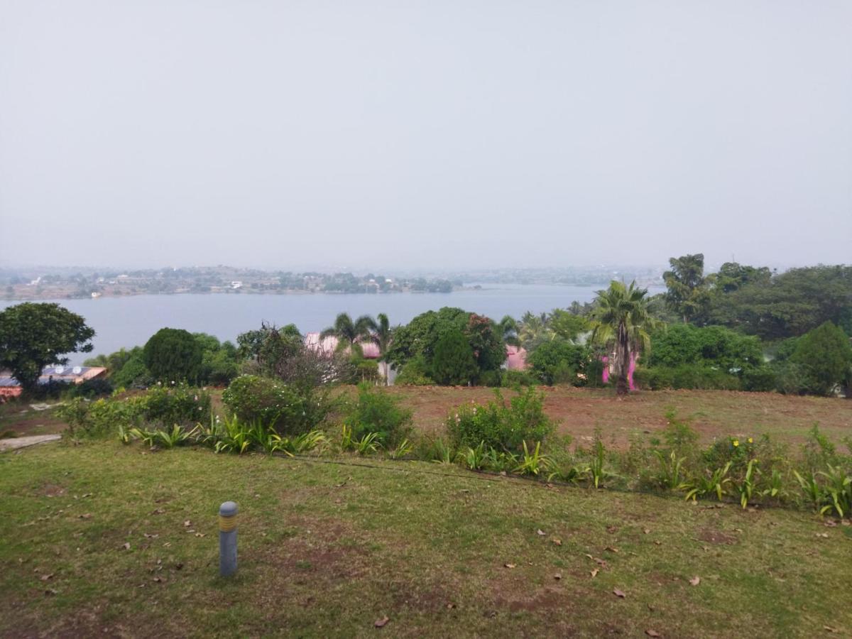 Savana Lake Resort Nashik Exteriör bild