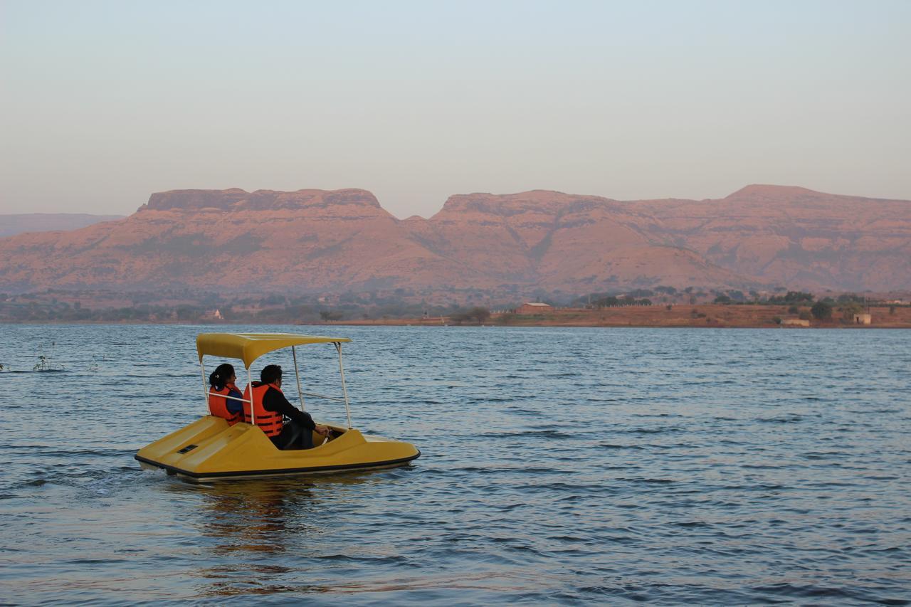 Savana Lake Resort Nashik Exteriör bild