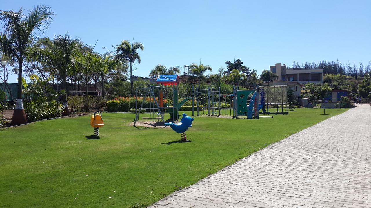 Savana Lake Resort Nashik Exteriör bild